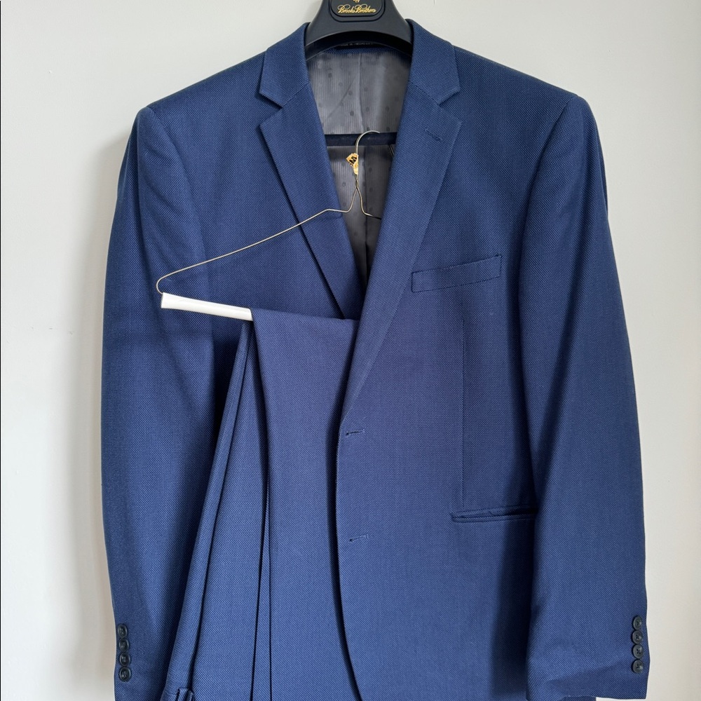 Perry Ellis Portfolio Slim-Fit Suit Navy blue with light blue accent
